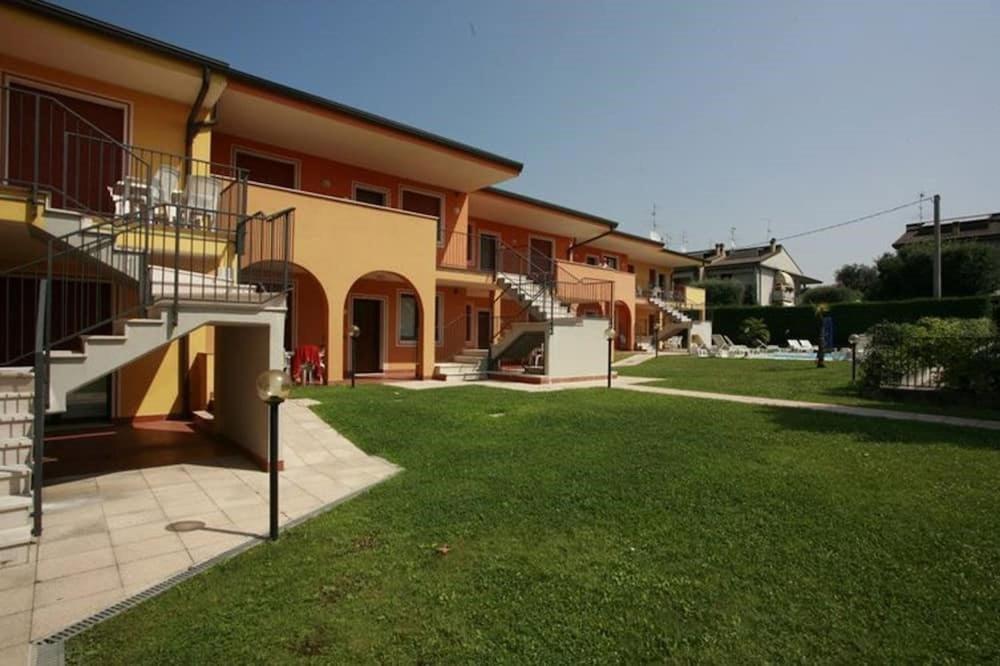 Residence La Meridiana - Apartment 04 Peschiera del Garda Exterior foto
